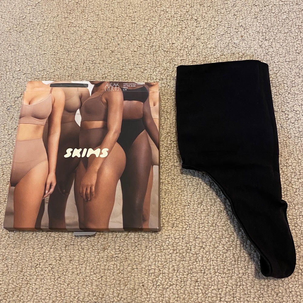 Skims Black Core Control Thong S/M